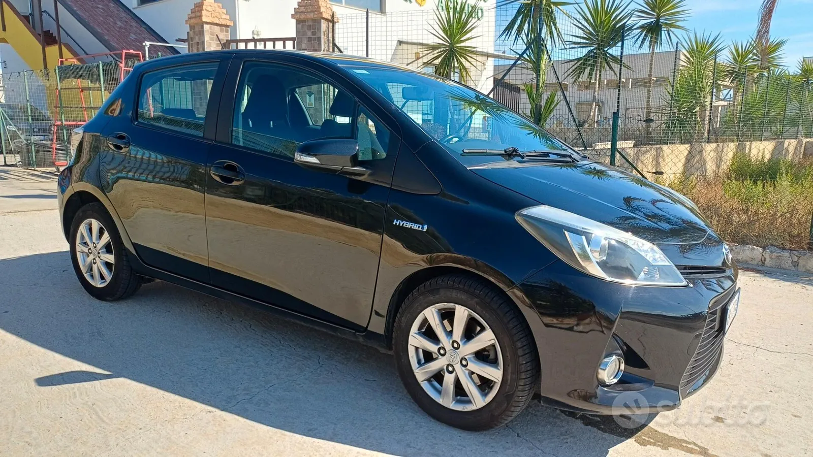 Toyota Yaris 2014 photo 2