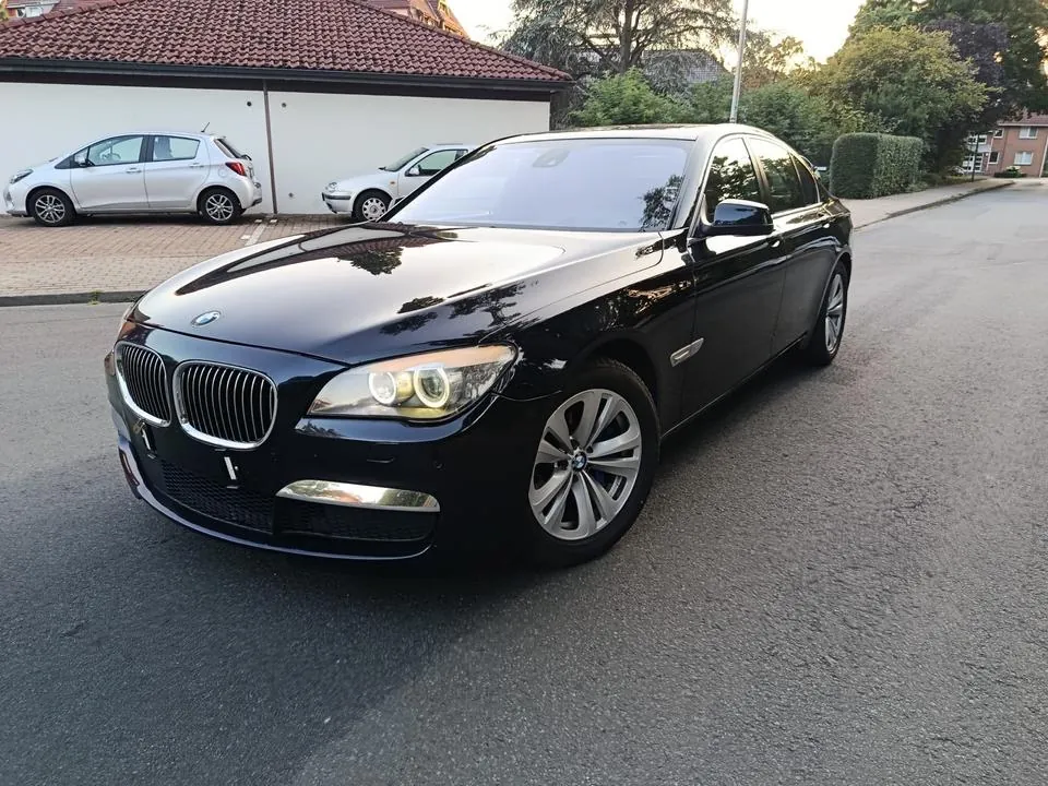 BMW 750I