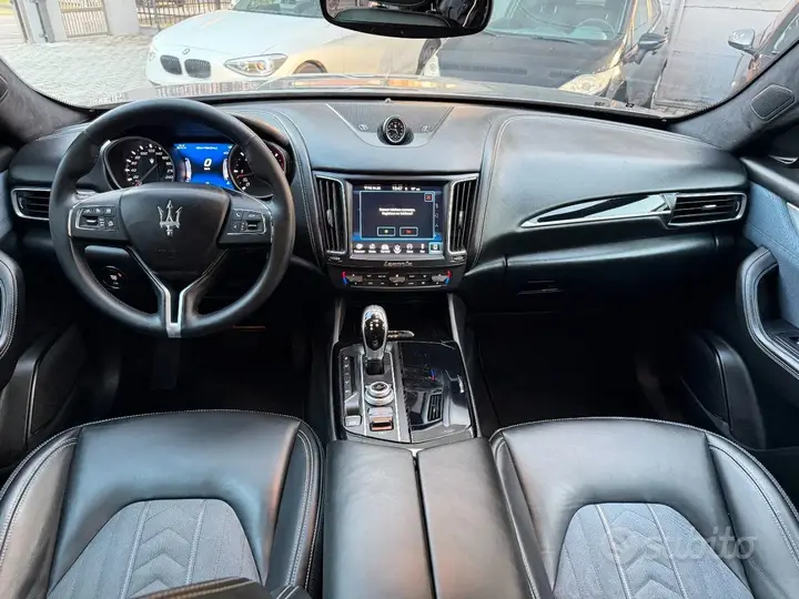 Maserati Levante 2017 photo 5