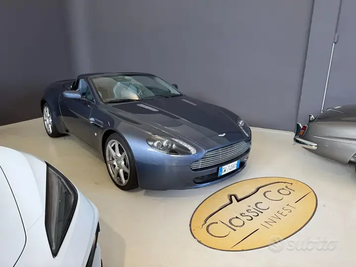 Aston Martin V8 Vantage Roadster