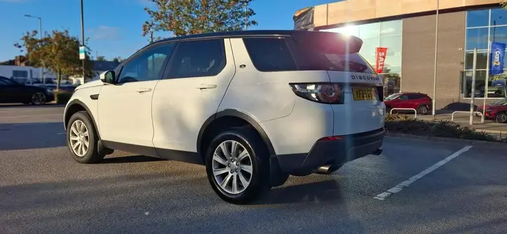 Land Rover Discovery Sport 2015 photo 4