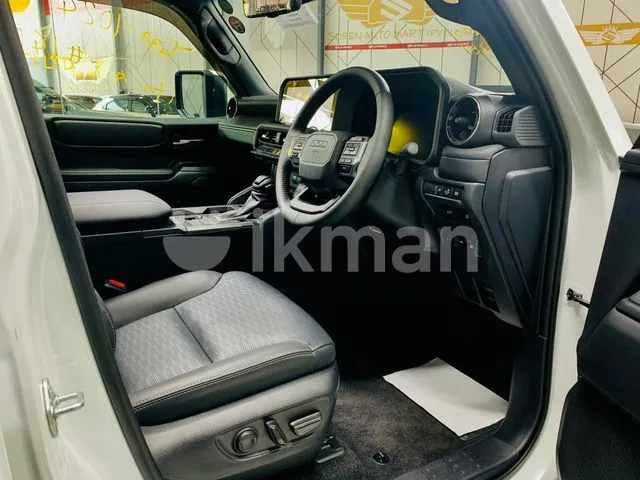 Toyota Land Cruiser Prado 2026 photo 4