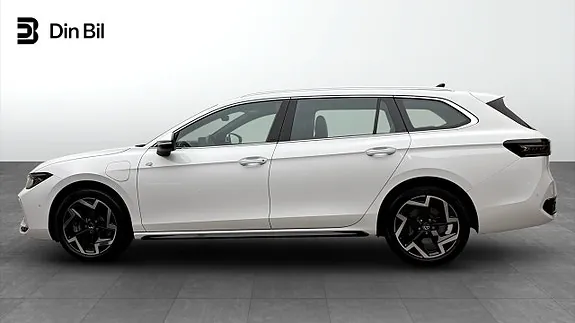 Volkswagen Passat 2024 photo 2