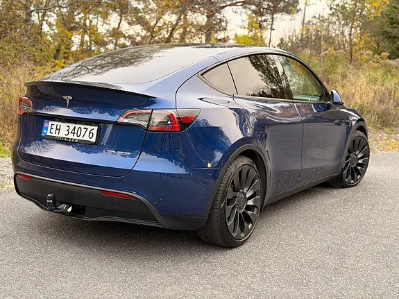 Tesla Model Y 2023 photo 4