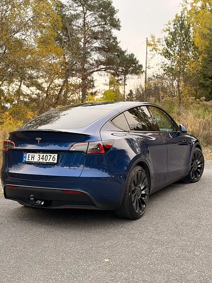 Tesla Model Y 2023 photo 5