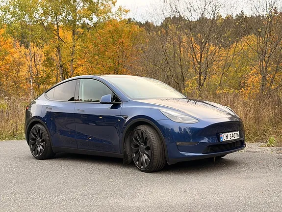 Tesla Model Y 2023 photo 2