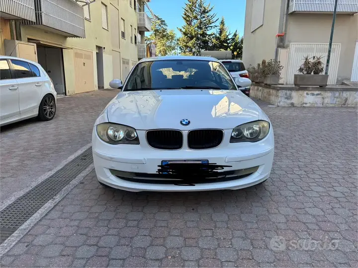 BMW 1 Series 2009 photo 2