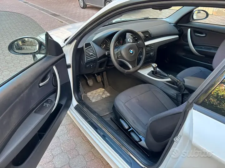 BMW 1 Series 2009 photo 4