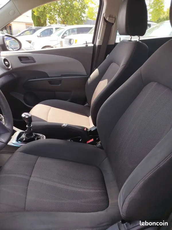 Chevrolet Aveo 2013 photo 3