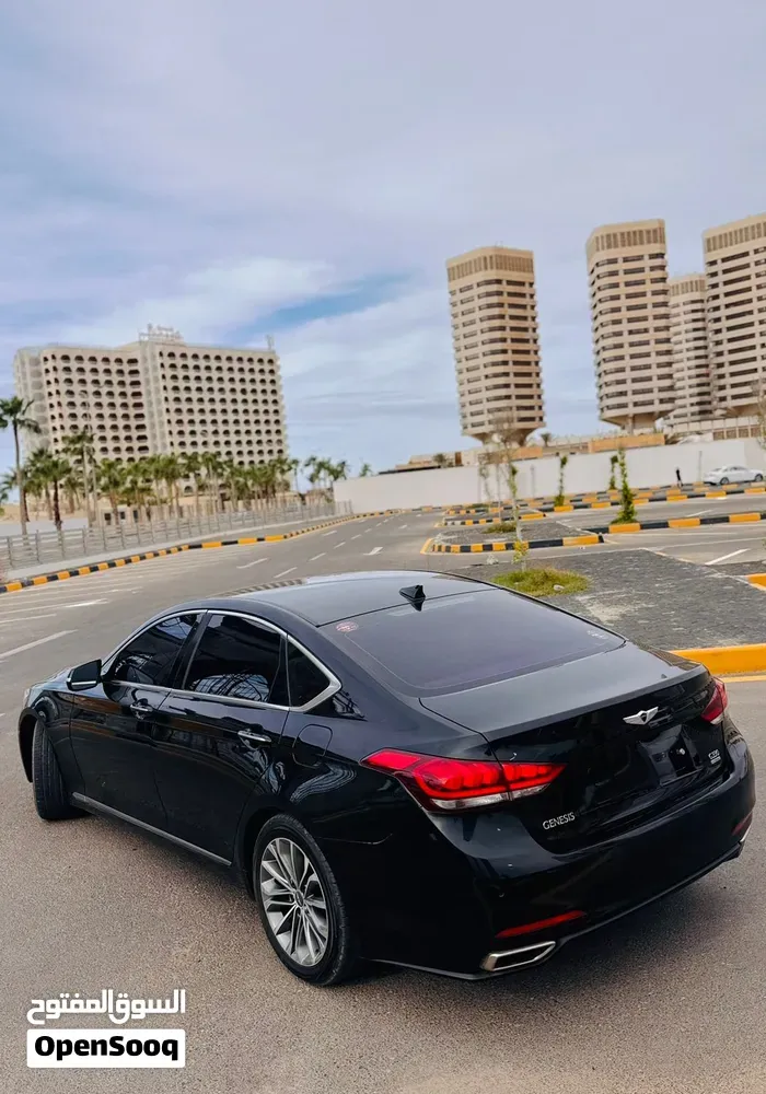 Genesis G80 2016 photo 2