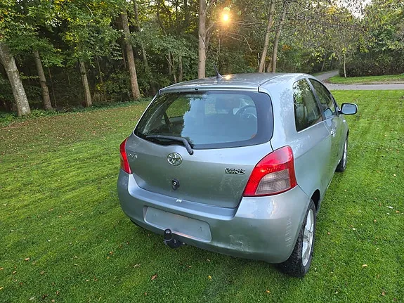 Toyota Yaris 2006 photo 4