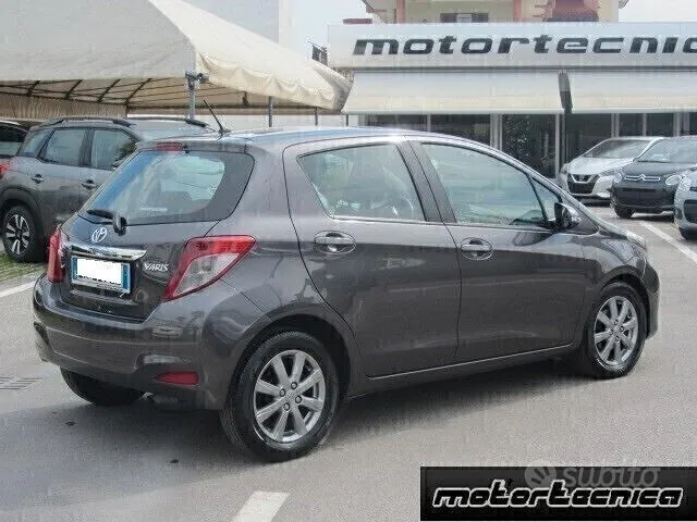 Toyota Yaris 2013 photo 4