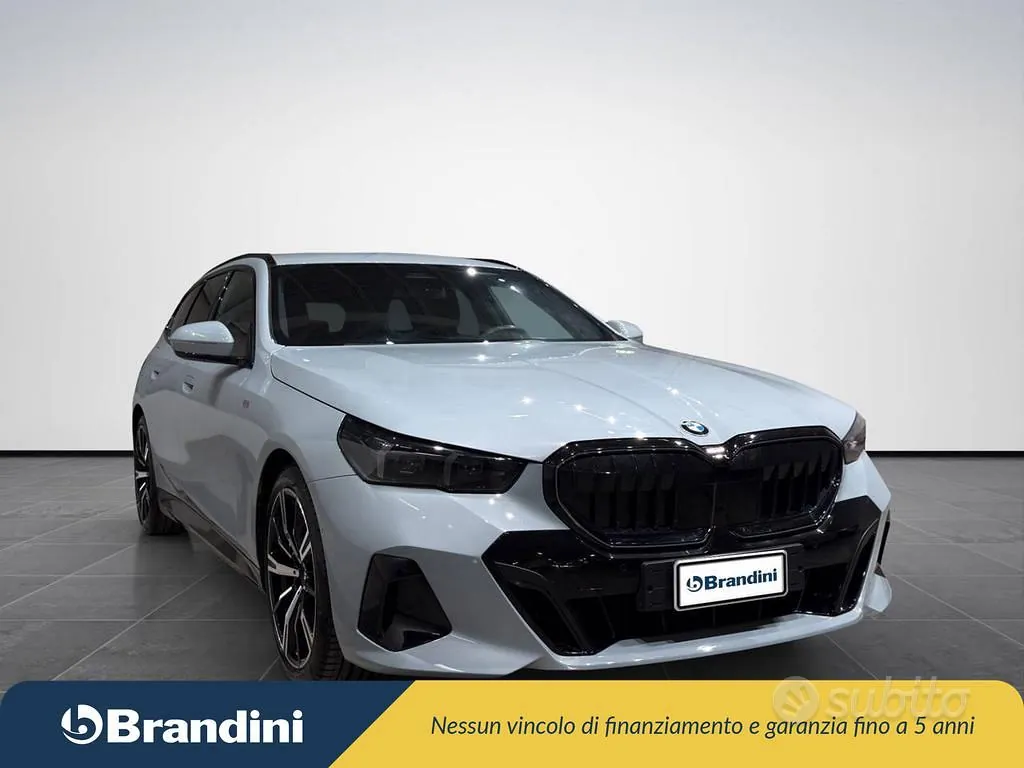 BMW 5 Series 2025 photo 4