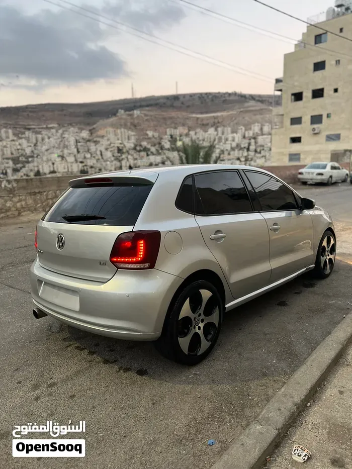 Volkswagen Polo 2012 photo 2