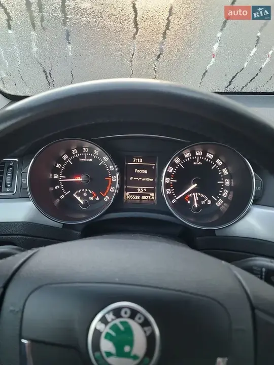 Skoda Superb 2013 photo 3