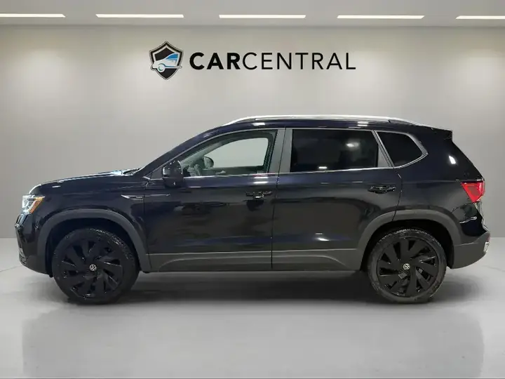 Volkswagen Taos 2023 photo 2