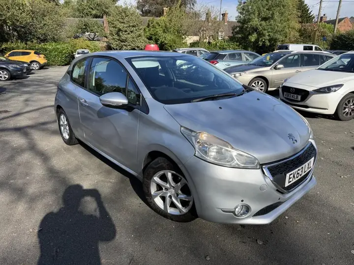 Peugeot 208