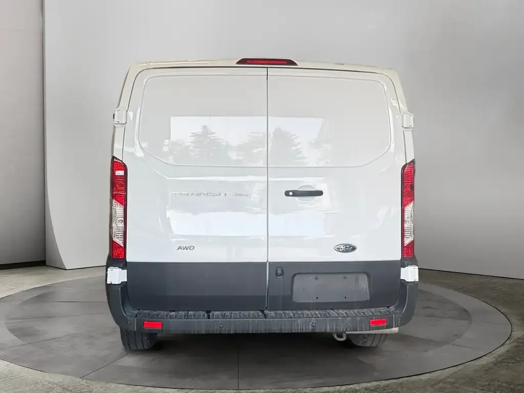 Ford Transit 2025 photo 4