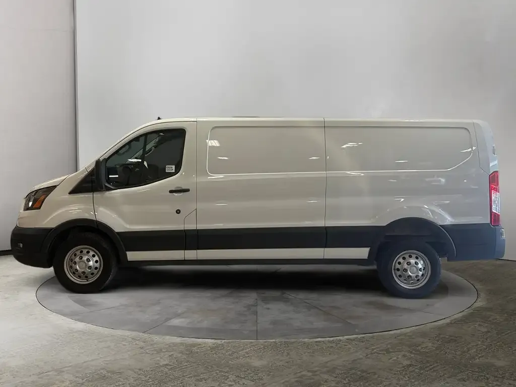 Ford Transit 2025 photo 2