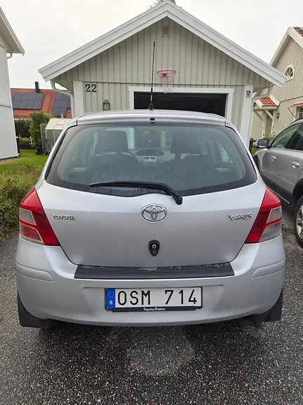 Toyota Yaris 2011 photo 2