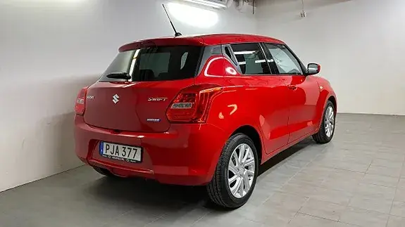 Suzuki Swift 2023 photo 3