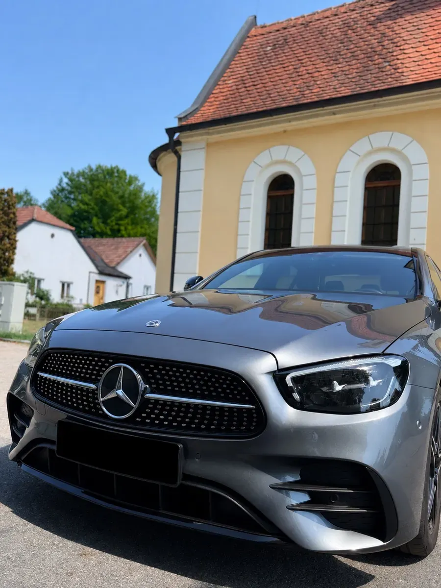 Mercedes-Benz E-Class 2022 photo 2