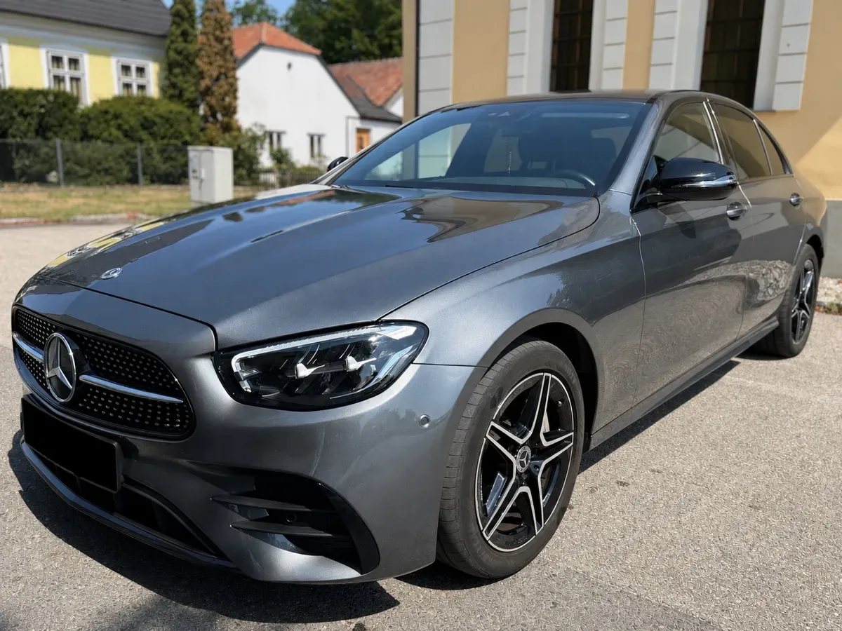 Mercedes-Benz E-Class 2022 photo 3