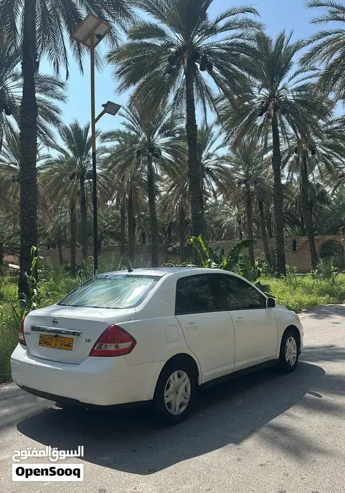 Nissan Tiida 2012 photo 3