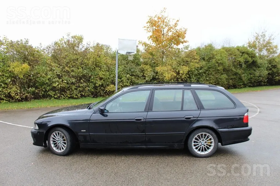 BMW E39 Touring 2001 photo 2