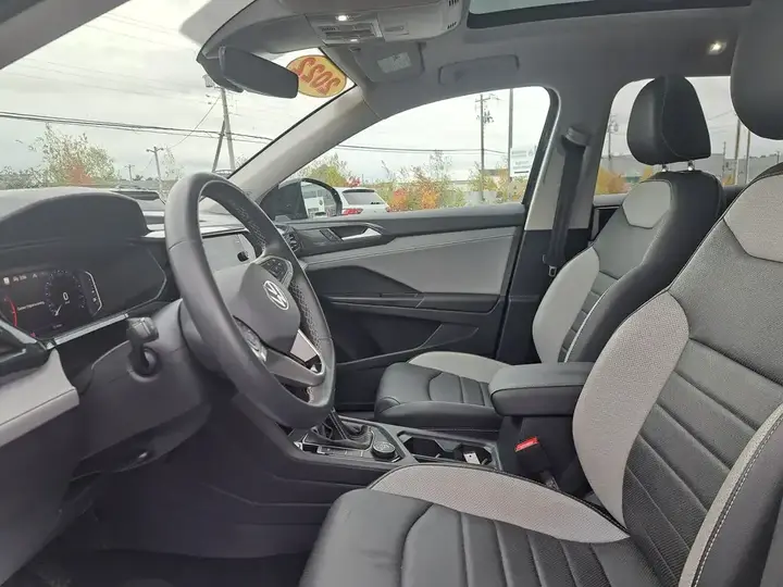 Volkswagen Taos 2022 photo 2