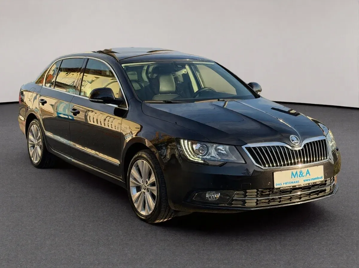 Skoda Superb 2015 photo 2
