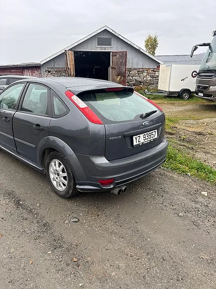 Ford Focus 2005 photo 2