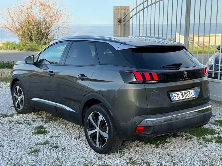 Peugeot 3008 2018 photo 3