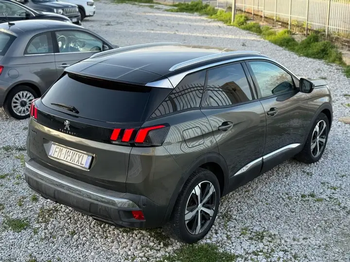 Peugeot 3008 2018 photo 2