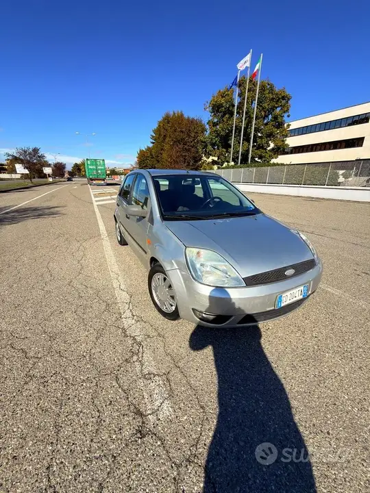 Ford Fiesta 2003 photo 3