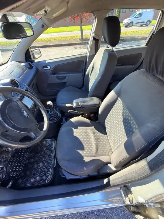 Ford Fiesta 2003 photo 5