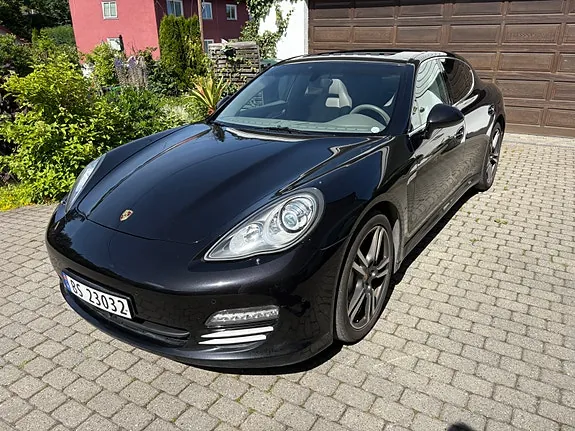 Porsche Panamera 4S 2011 photo 2