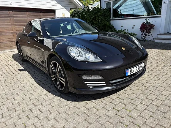 Porsche Panamera 4S