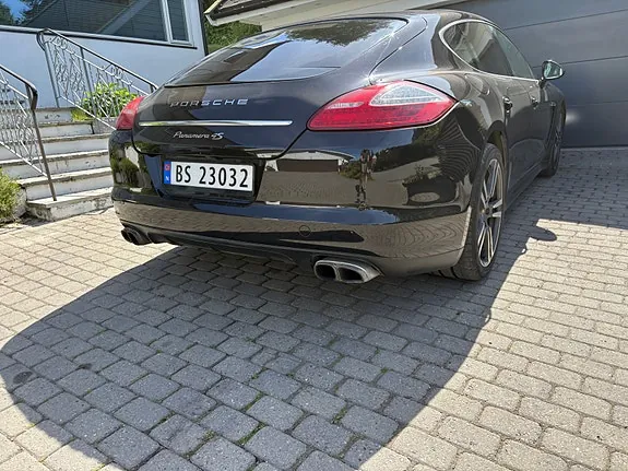 Porsche Panamera 4S 2011 photo 4