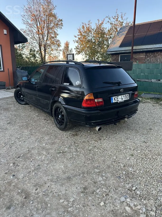 BMW 318 2002 photo 2