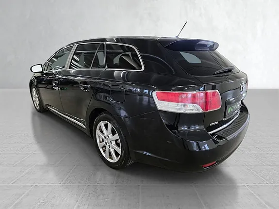 Toyota Avensis 2010 photo 5