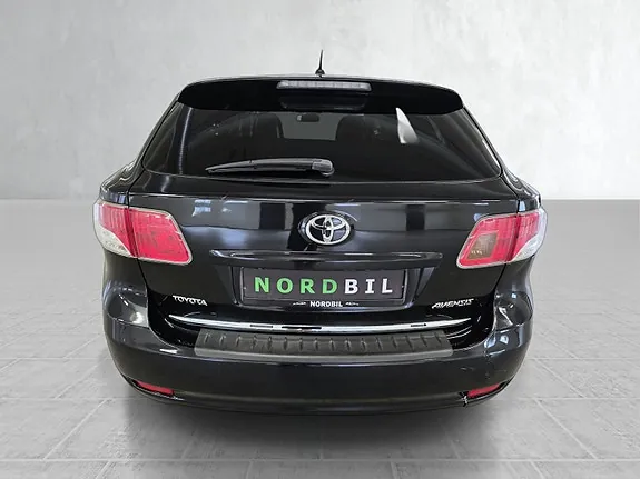 Toyota Avensis 2010 photo 4