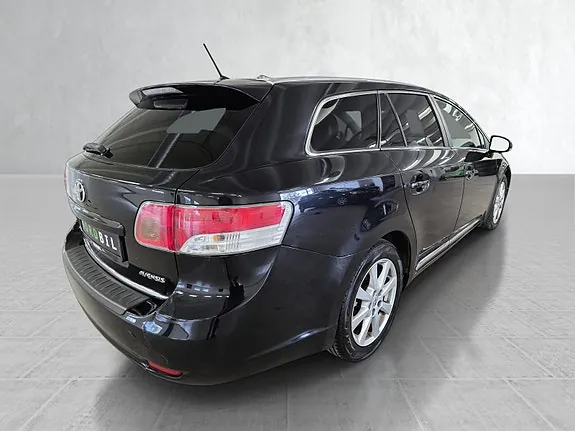Toyota Avensis 2010 photo 3