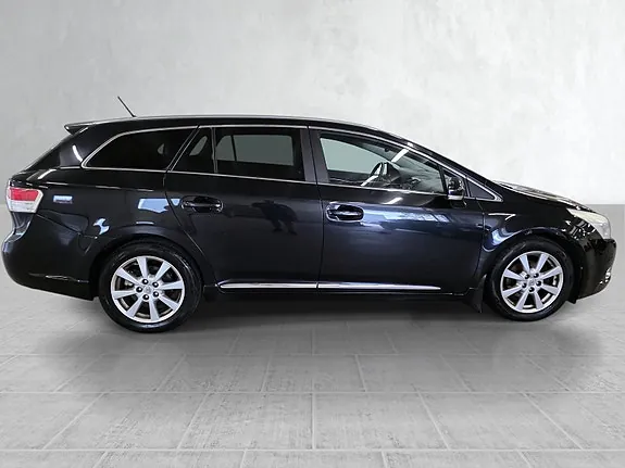 Toyota Avensis 2010 photo 2