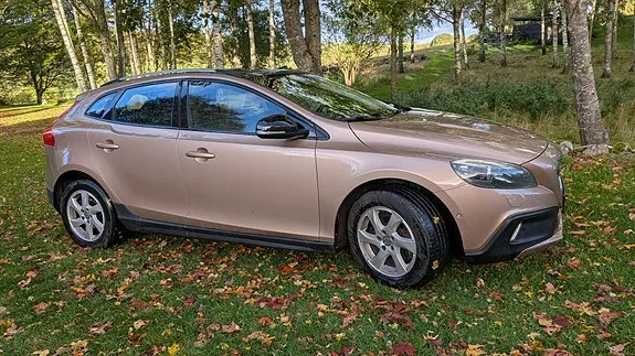 Volvo V40 Cross Country 2014 photo 2