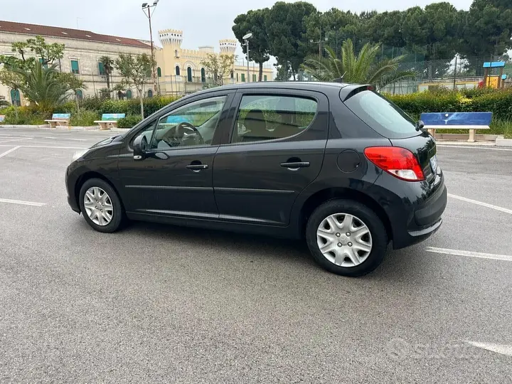 Peugeot 207 2010 photo 5