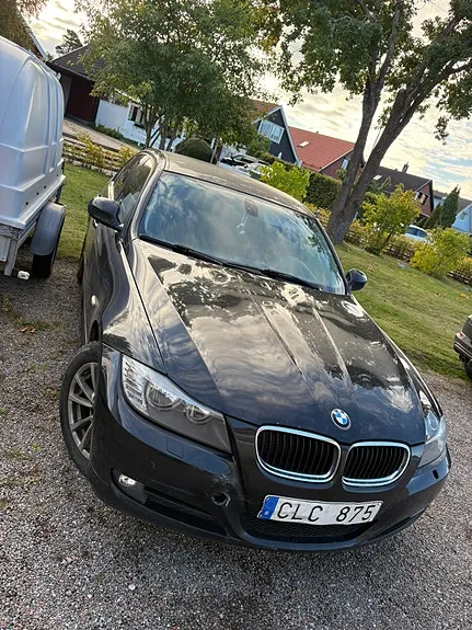 BMW 318D 2012 photo 2
