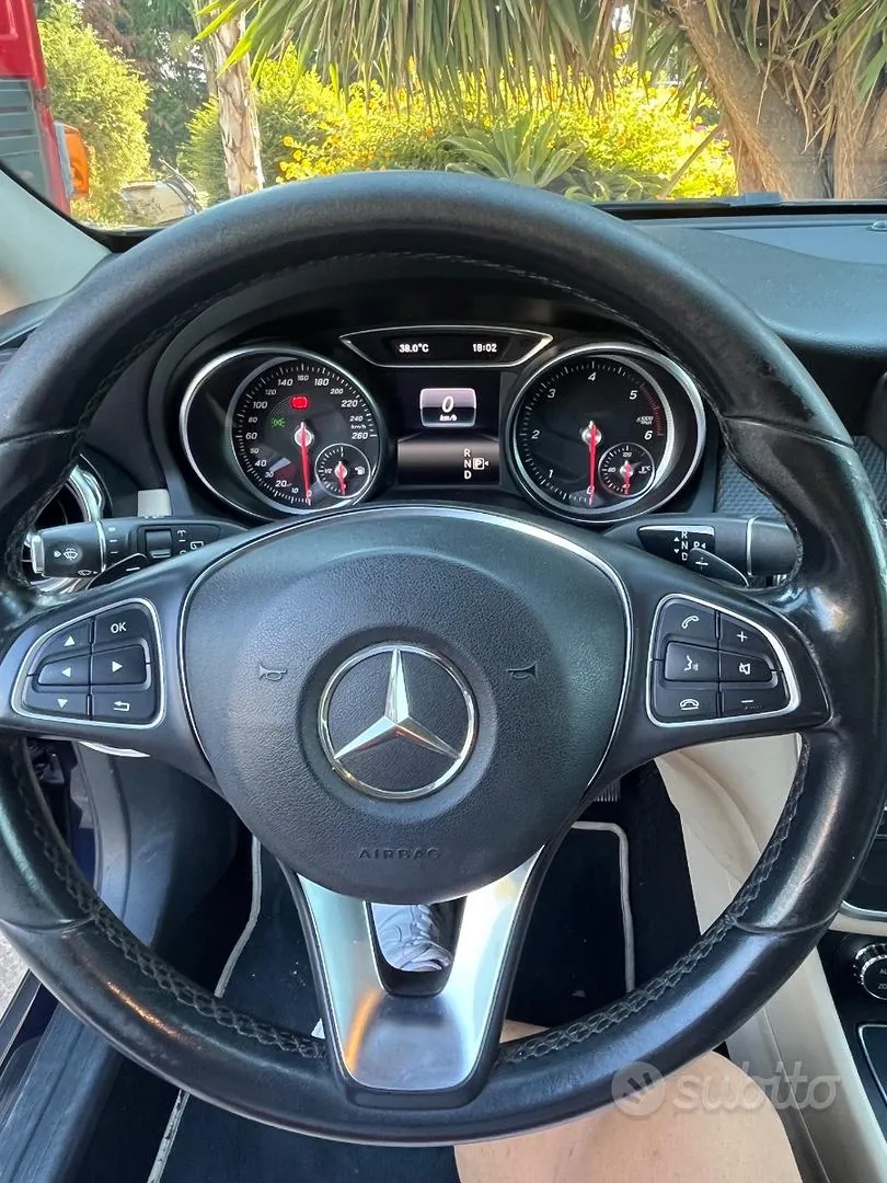 Mercedes-Benz Gla200 2018 photo 4