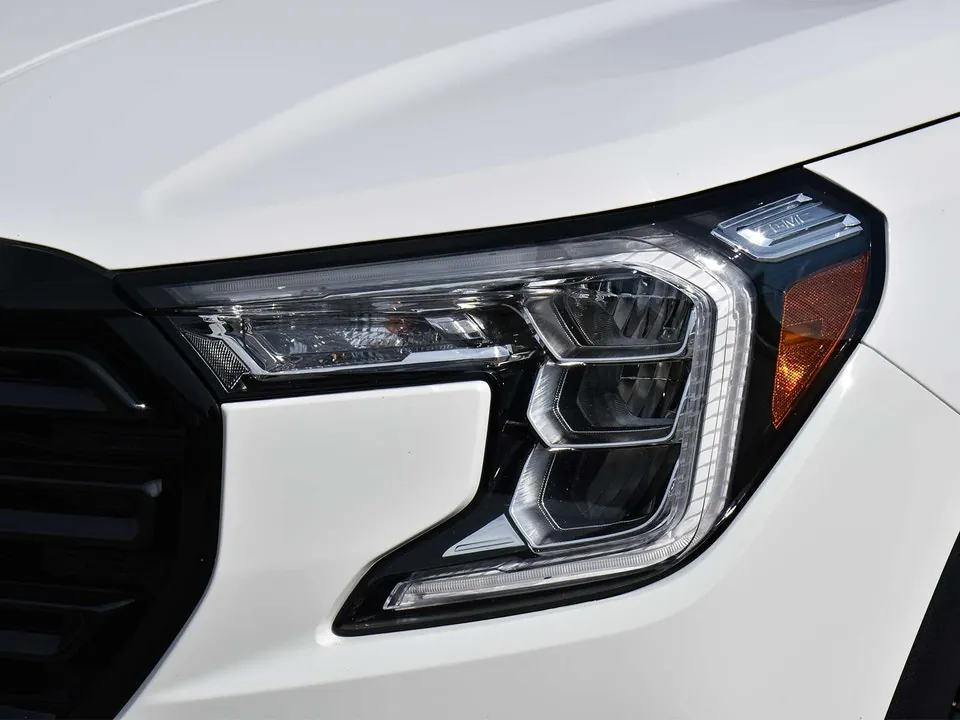 GMC Terrain 2024 photo 3