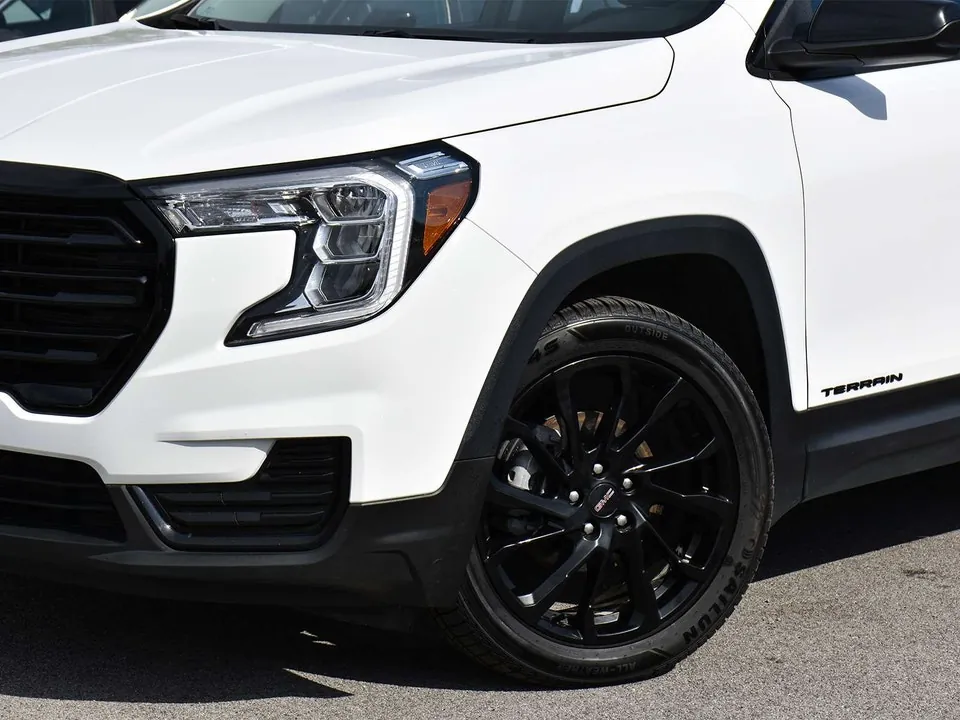GMC Terrain 2024 photo 2